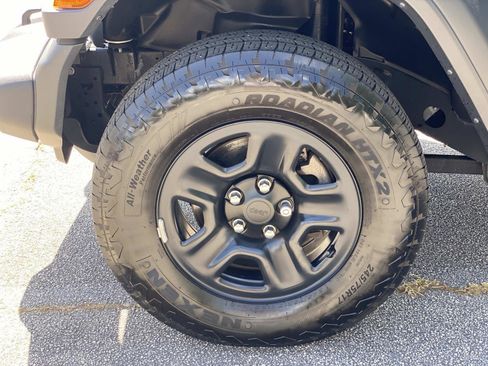 Used 2024 Jeep Wrangler Unlimited Sport AWD/4WD image 10