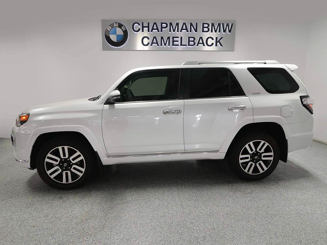 Used 2024 Toyota 4Runner Limited AWD/4WD image 3