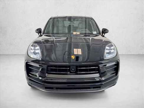 Certified 2026 Porsche Macan AWD/4WD image 6