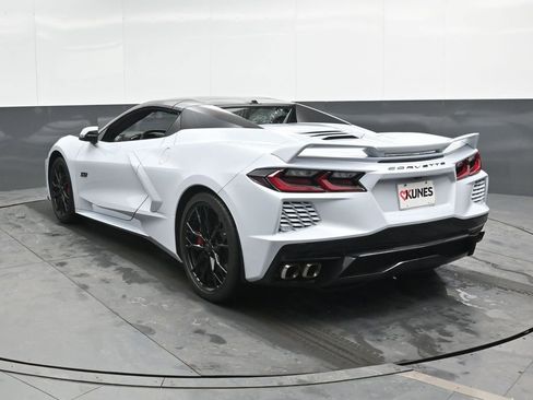 Used 2023 Chevrolet Corvette Stingray Premium Conv w/ Z51 Performance Package image 11