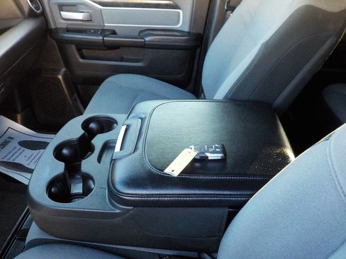 Used 2022 RAM 2500 Big Horn image 29