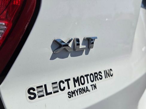 Used 2017 Ford Explorer XLT w/ Equipment Group 202A FWD image 9