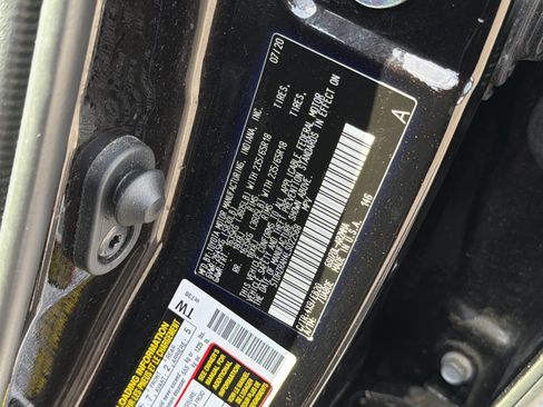 Used 2020 Toyota Highlander XLE FWD image 36