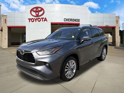 Used 2024 Toyota Highlander Platinum