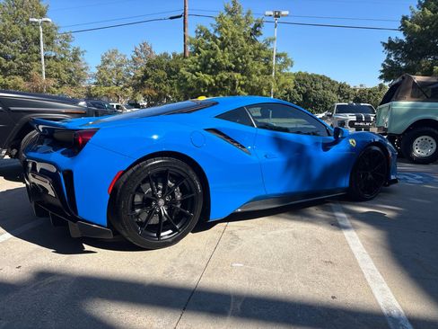 Used 2020 Ferrari 488 Pista Coupe RWD image 8