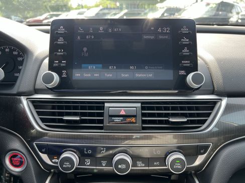 Used 2018 Honda Accord Sport image 18