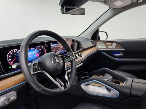 Used 2025 Mercedes-Benz GLE 350 4MATIC w/ AMG Line Exterior image 16