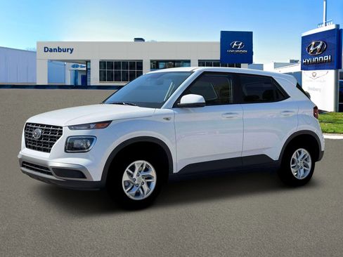 New 2026 Hyundai Venue SE image 2