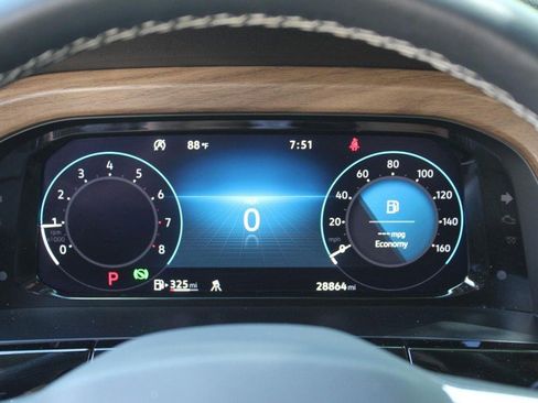 Used 2024 Volkswagen Atlas SE image 31