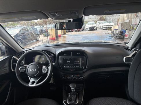 Used 2025 Kia Soul LX w/ LX Technology Package image 31