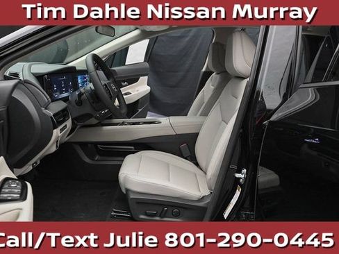 Used 2025 Nissan Murano SV AWD/4WD image 25