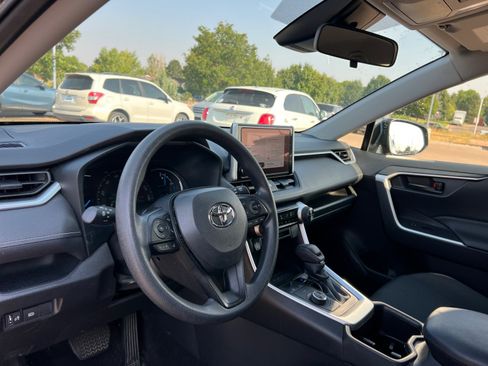 Used 2025 Toyota RAV4 LE AWD/4WD image 12
