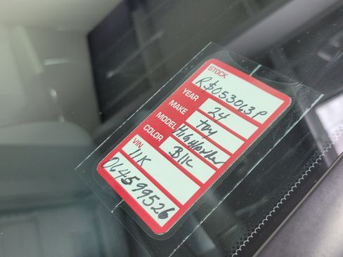 Certified 2024 Toyota Highlander XLE FWD image 37