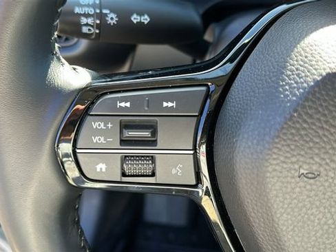 Used 2025 Honda HR-V EX-L image 12