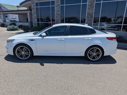 Used 2016 Kia Optima LX FWD image 2