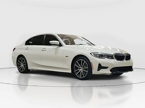 Used 2022 BMW 330e w/ Convenience Package RWD image 3