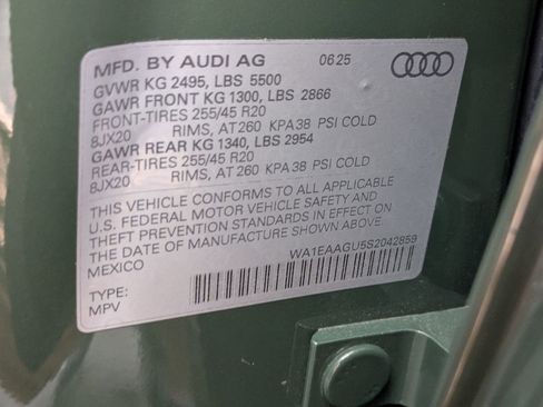 Used 2025 Audi Q5 Premium Plus w/ Premium Plus image 16