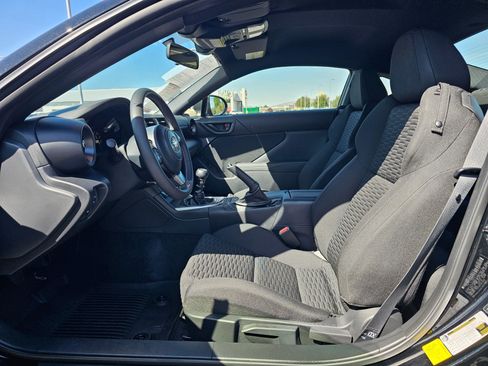 Used 2025 Toyota GR86 w/ ALL Weather Mat Package (TMS) RWD image 15
