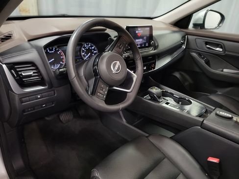 Used 2022 Nissan Rogue SV w/ SV Premium Package FWD image 13