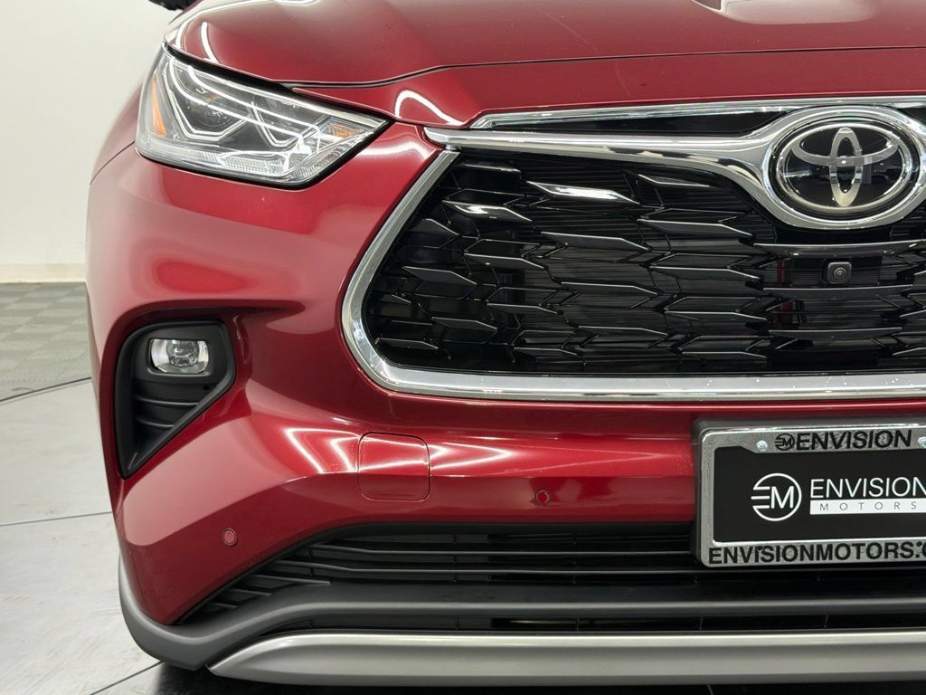 New 2026 Toyota Highlander Platinum AWD/4WD image 8