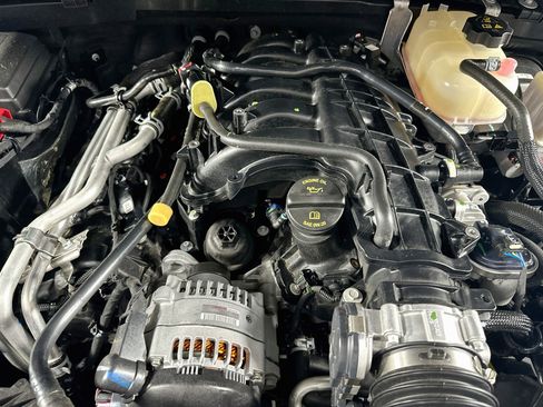 Used 2023 Jeep Gladiator Sport AWD/4WD image 27