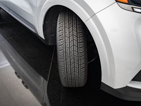 Used 2023 Kia Carnival LX image 38