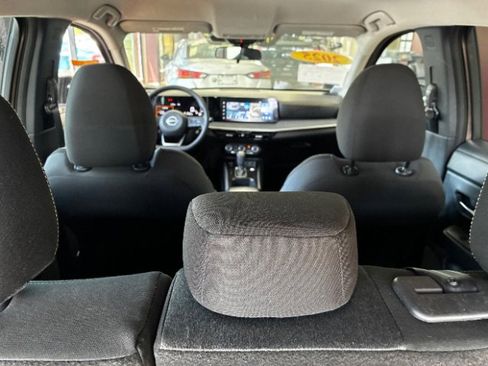 Used 2025 Nissan Kicks SV w/ Illumination Package FWD image 14