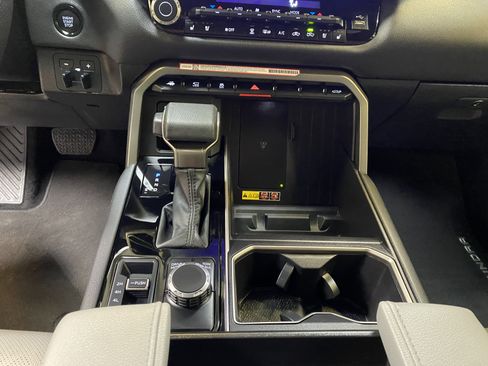 Used 2025 Toyota Tundra Limited image 48