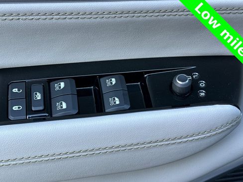 Used 2024 Jeep Wagoneer Base image 13