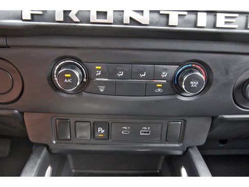 Used 2025 Nissan Frontier SV RWD image 28
