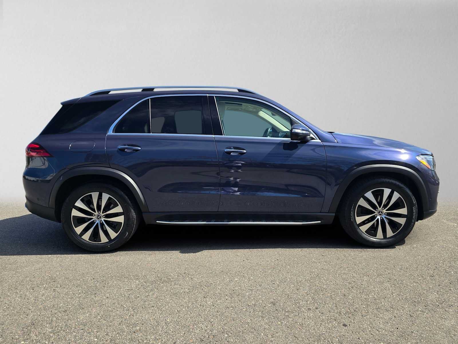 Used 2025 Mercedes-Benz GLE 350 4MATIC image 2