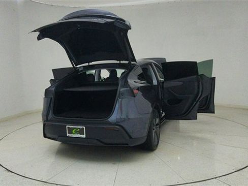 Used 2026 Tesla Model Y Long Range image 74