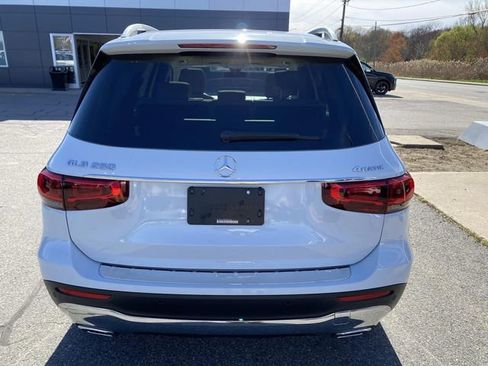 Used 2023 Mercedes-Benz GLB 250 4MATIC image 8