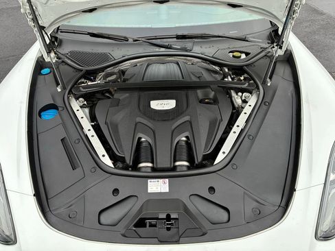 Used 2018 Porsche Panamera 4S image 9