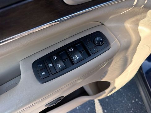 Used 2018 Jeep Grand Cherokee Limited image 13