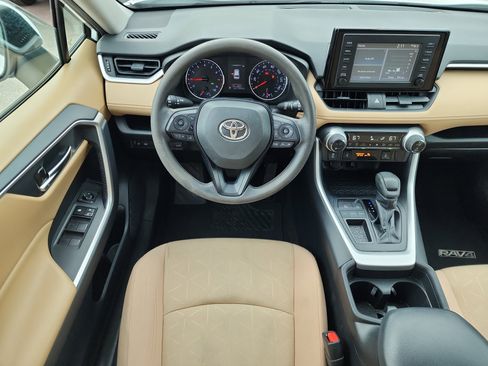 Used 2019 Toyota RAV4 XLE image 12