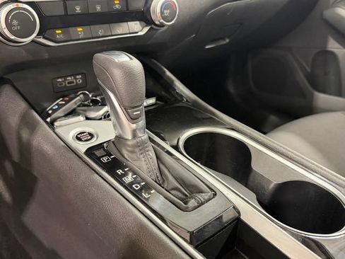 Used 2024 Nissan Altima 2.5 SV FWD image 22