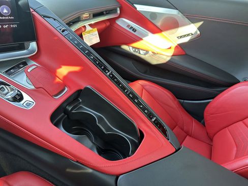 Used 2022 Chevrolet Corvette Stingray Premium Conv w/ Z51 Performance Package RWD image 23