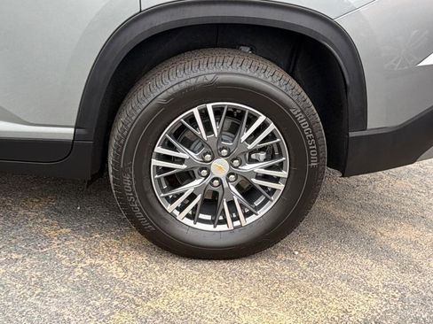 Certified 2026 Chevrolet Traverse LT FWD image 9