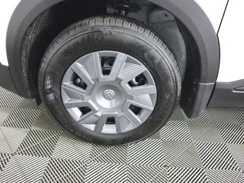 Certified 2025 Nissan Kicks S image 10