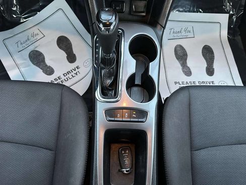 Used 2019 Chevrolet Cruze LT image 19