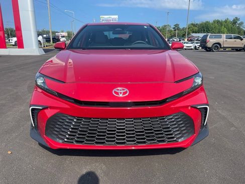 Used 2026 Toyota Camry SE FWD image 7