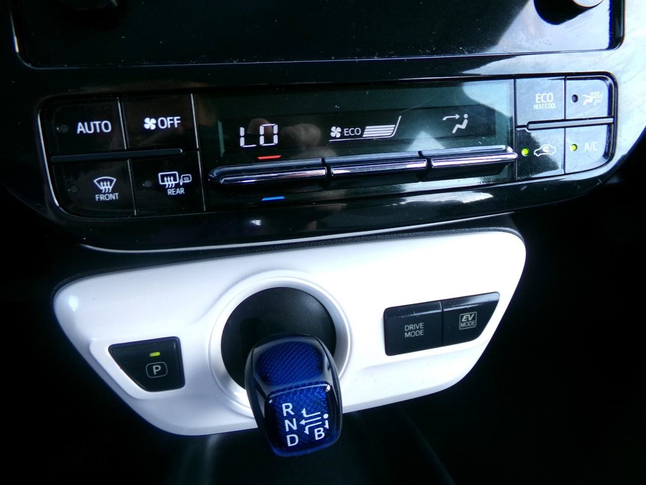 Used 2016 Toyota Prius Two FWD image 15