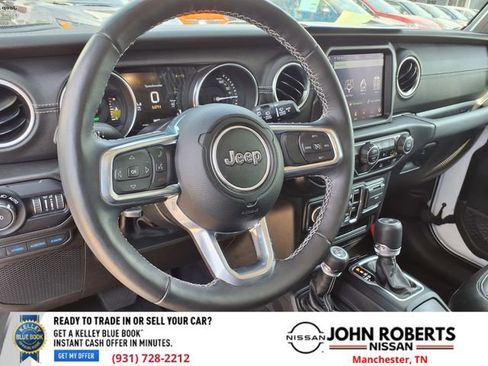 Used 2022 Jeep Wrangler Unlimited Sahara w/ Cold Weather Group image 7