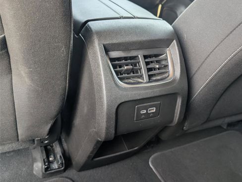 Used 2025 Chevrolet Blazer LT image 30