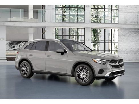 Used 2026 Mercedes-Benz GLC 300 4MATIC image 12