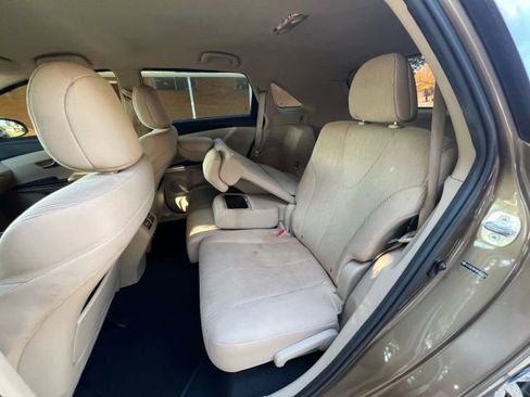 Used 2011 Toyota Venza image 6
