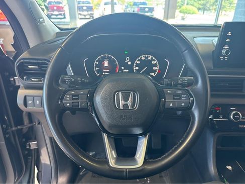 Used 2025 Honda Pilot Touring image 18