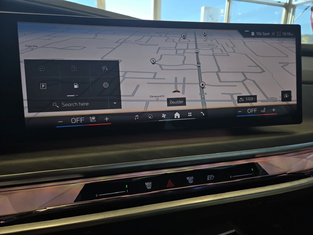 Certified 2024 BMW 750e xDrive w/ Executive Package AWD/4WD image 14