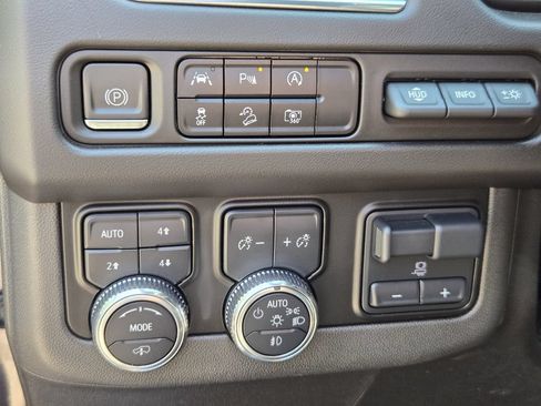 Used 2023 GMC Yukon AT4 w/ AT4 Premium Plus Package AWD/4WD image 23